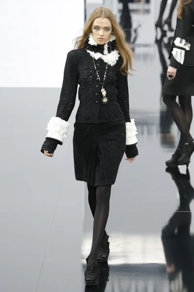 Look 8